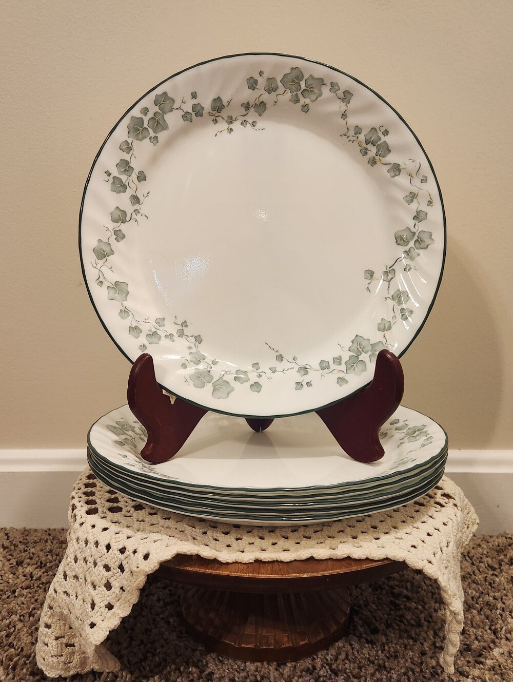 SET OF SIX Corelle Callaway 10.25" Dinner Plates with Green Ivy Border